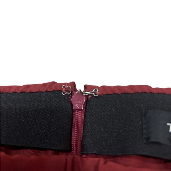 THEORY Pants Navalane Back Zipper Red Straight Size 8 Elastic Waist High Waisted - Picture 5 of 12